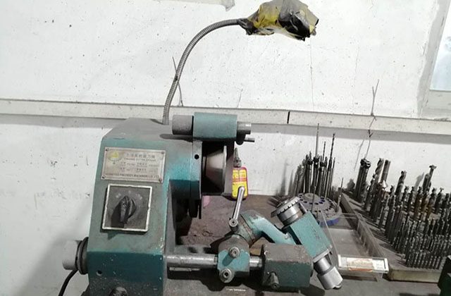 cnc數(shù)控車床加工廠數(shù)控車床加工鋁料如何確保尺寸的精確度？